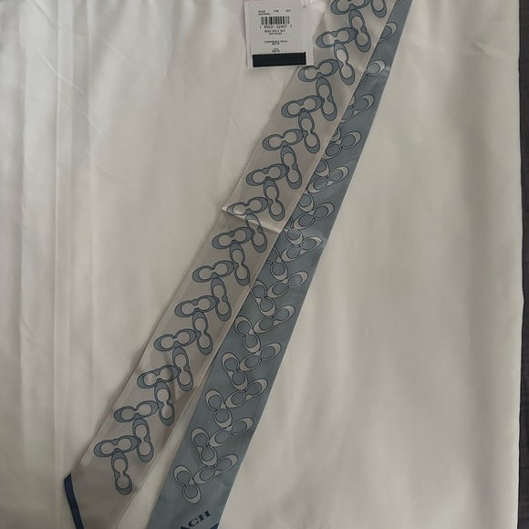 Coach Scarf - Picture 3 of 3